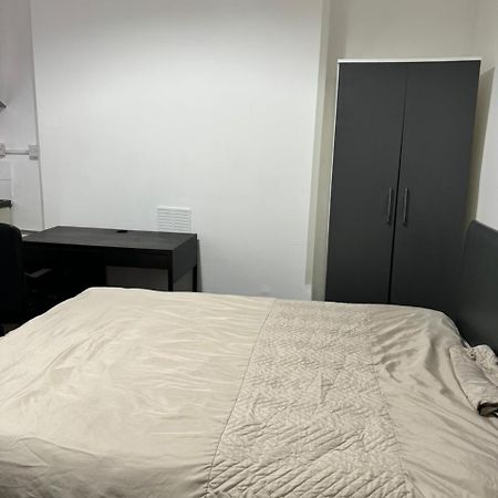 Nice Ensuite Near Cricket Ground Nottingham Buitenkant foto