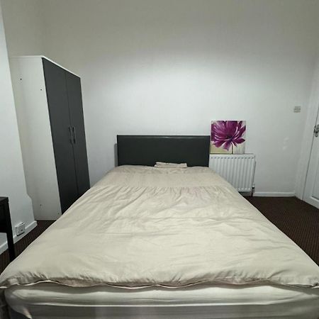 Nice Ensuite Near Cricket Ground Nottingham Buitenkant foto